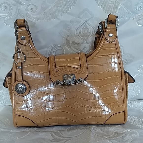 Bueno Handbags - 🌻Bueno Tan Faux crocodile bag.🌻